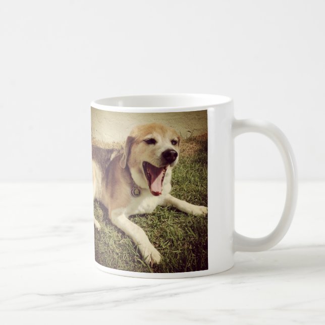 Caneca de bocejo do cão (Direita)