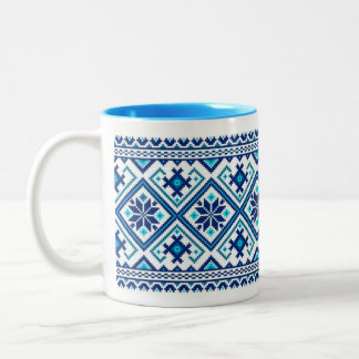 Caneca de bordado azul ucraniano (vyshyvanka)