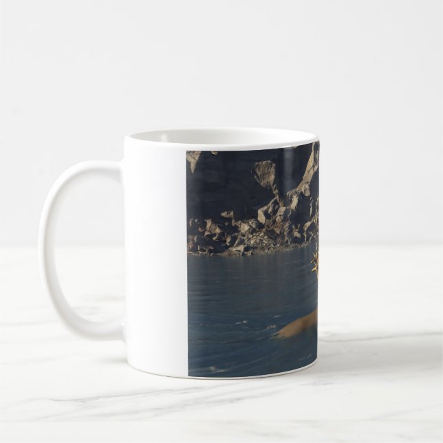 Caneca De Café 11oz mug with "Cariboo Crossing" image (Esquerda)