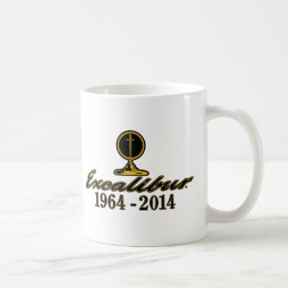 Caneca de café 2 do aniversário de Excalibur 50th