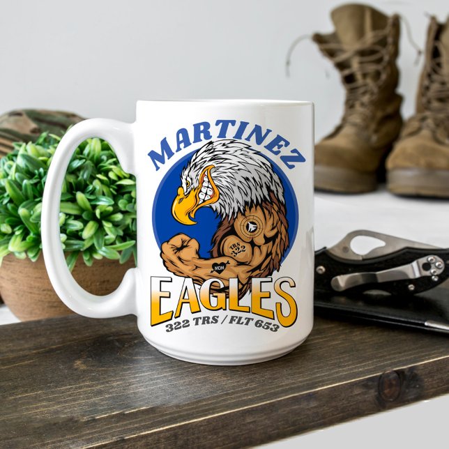 Caneca De Café 322 Presente Personalizado de Graduação BMT da For (322 TRS Eagles Air Force Basic Military Training Graduation gift Airman graduate proud mom or dad)
