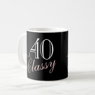 Caneca De Café 40º e Classy Black Elegant Script Birthday