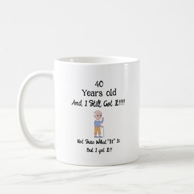 Caneca De Café 40 anos e ainda tenho T-Shirt (Esquerda)