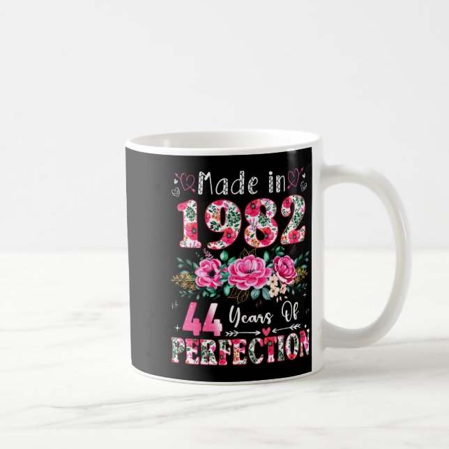 Caneca De Café 44 Year Old Made In 1982 Floral 44th Birthday Wome (Direita)