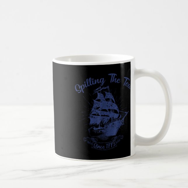 Caneca De Café 4 De Julho Derramando O Chá Desde 1773 Engraçado R (Direita)