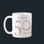 Caneca De Café 50 Fabuloso Aniversário<br><div class="desc">50 e fabulosa caneca de aniversário em ouro rosa</div>