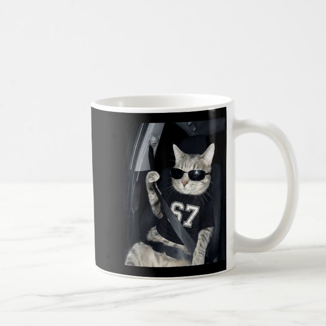 Caneca De Café 67 Gato Usando Óculos de Sol Geração Alpha Engraça (Direita)
