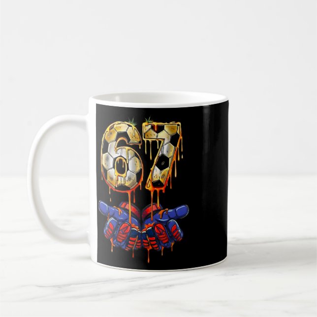Caneca De Café 67 Luvas de Goleiro de Futebol Meme Gen Alpha Drip (Esquerda)