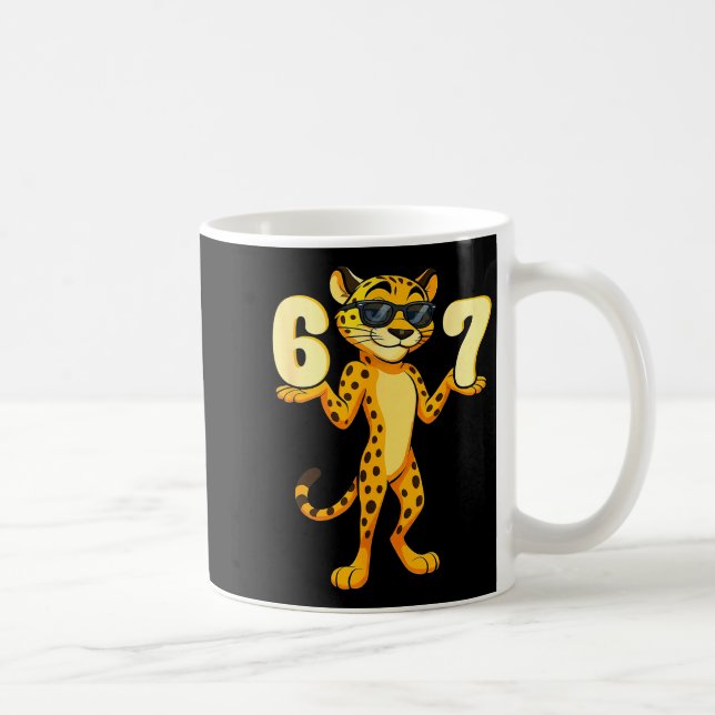 Caneca De Café 67 Meme do Guepardo Seis Sete Movimento das Mãos C (Direita)