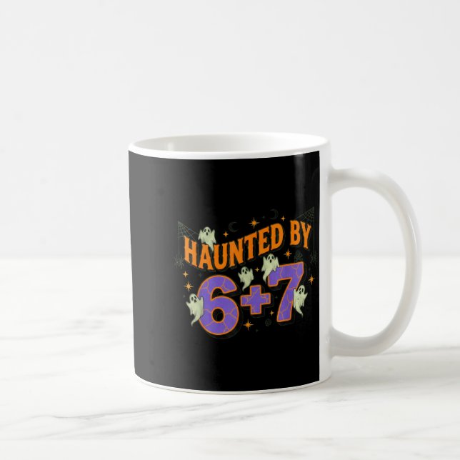 Caneca De Café 67 Meme Halloween Costume Haunted By 6-7  (Direita)