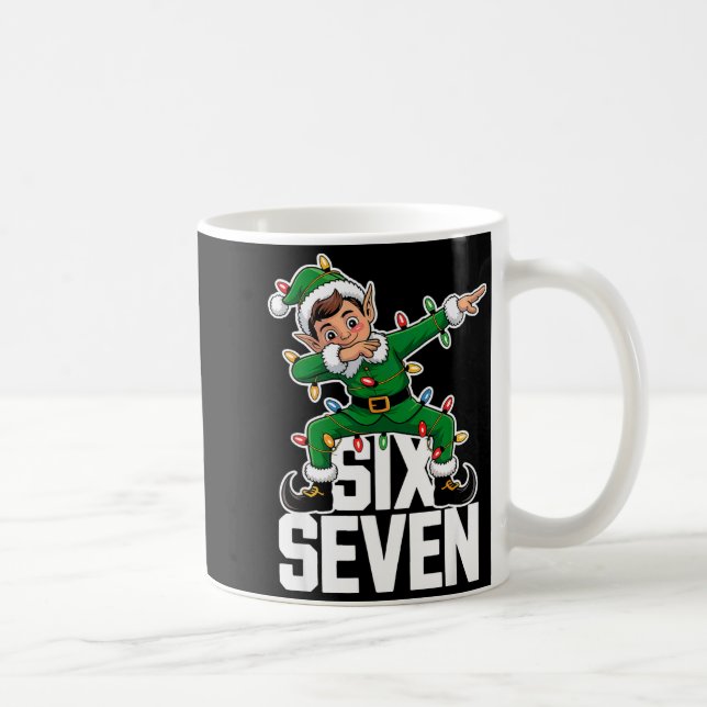 Caneca De Café 67 Natal Seis Sete 6 7 Meme Engraçado Dabbing Elf  (Direita)
