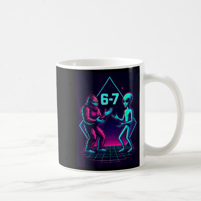 Caneca De Café 67 Six Seven Meme Funny Bigfoot Alien Sasquatch Uf (Direita)