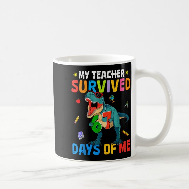 Caneca De Café 67th Day Of School My Teacher Survived 67 Days Boy (Direita)