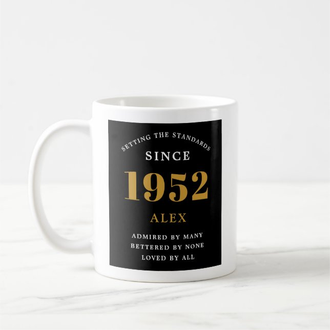 Caneca De Café 70 Aniversário Nome 1952 Chic Preto Dourado Elegan (Esquerda)