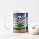 Caneca De Café 70 Birthday Engraçado Trilha Sinais Adicione Seu N<br><div class="desc">Uma viagem engraçada assina caneca para aqueles que celebram um 70. Inspirado por sinais de estrada,  desenhados para erguer um riso. Adicione facilmente o nome necessário ao sinal verde usando o modelo fornecido.</div>
