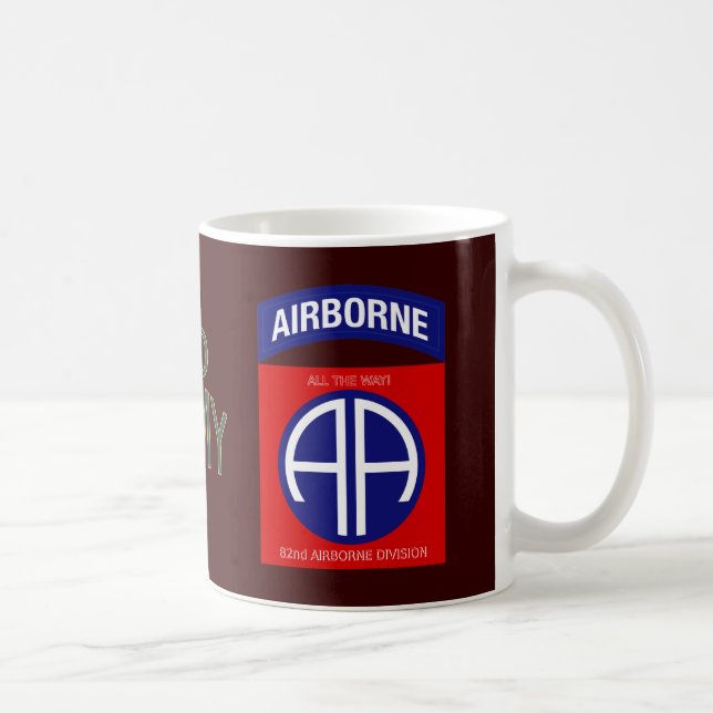 Caneca De Café 82ª Divisão de Transporte Aéreo do Exército (Direita)