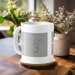 Caneca De Café 9 Colagem de fotos com cor de fundo opcional<br><div class="desc">D COR - Clique no link personalizar e escolha uma cor no selecionador de cores. Você pode usar fotos do Instagram para este design. Use nove fotos quadradas para criar um presente exclusivo e pessoal. Se precisar ajustar as fotos,  clique na ferramenta personalizar para fazer alterações.</div>