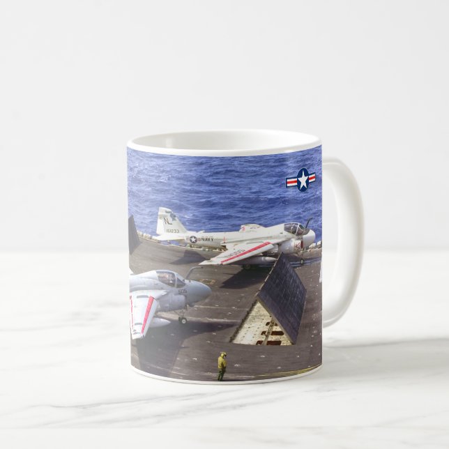CANECA DE CAFÉ A-6E INTRUTOR (Frente Esquerda)