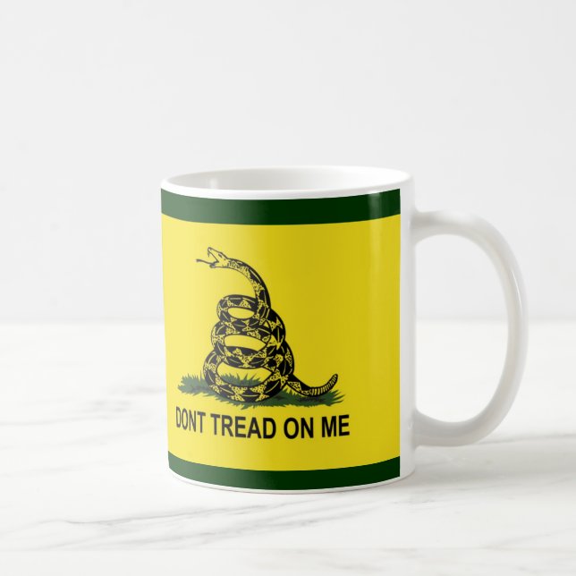 Caneca De Café A bandeira de Gadsden não pisa em mim (Direita)