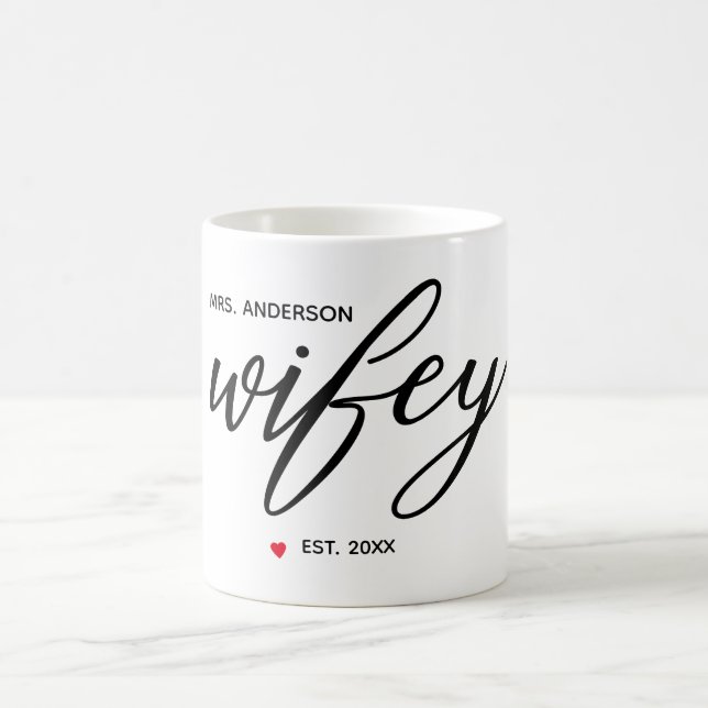Caneca De Café A caligrafia moderna ''Wifey'' criou o ano (Centro)