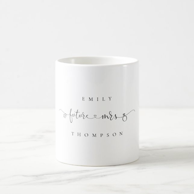 Caneca De Café A futura Sra. Nome Heart Ring Bride deve ser (Centro)