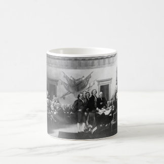 CANECA DE CAFÉ A LIBERDADE NÃO ESTÁ LIVRE