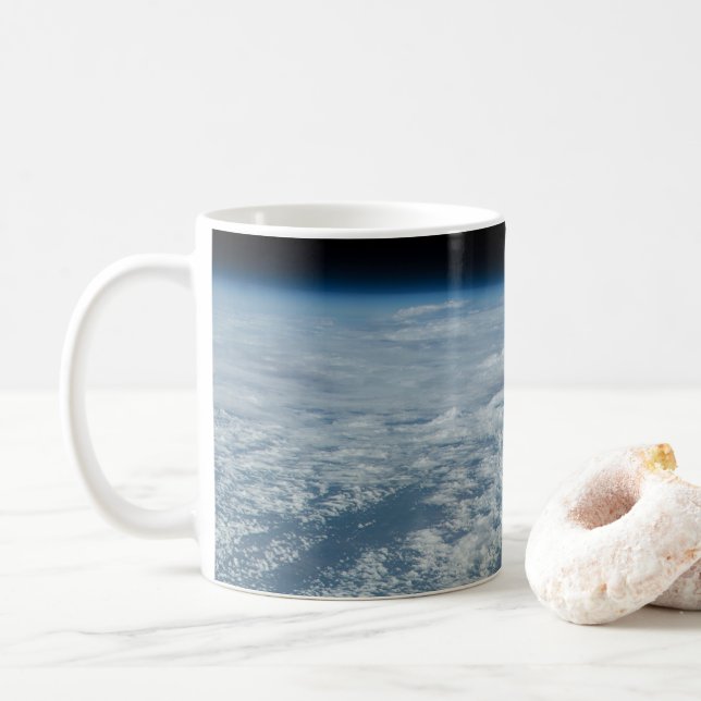 Caneca De Café A Linha Costeira Do Oceano Índico Do Quénia E Da S (Com Donut)