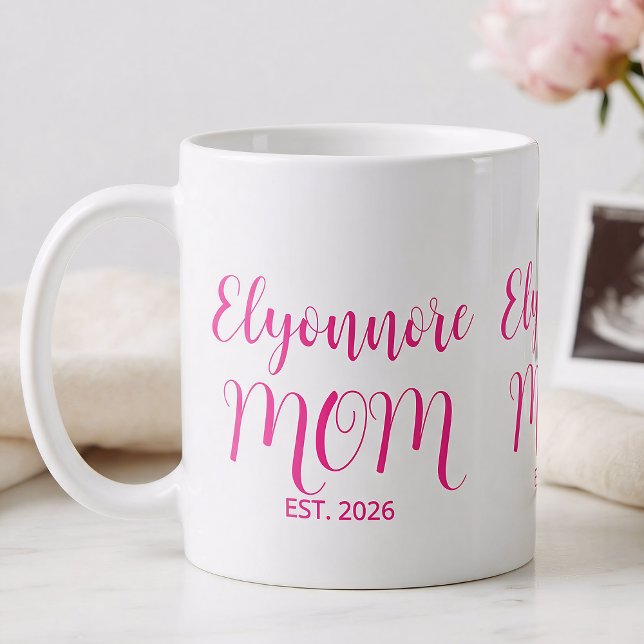 Caneca De Café A mamãe estabeleceu o nome do script rosa (Criador carregado)