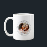 Caneca De Café A Melhor Mãe Alguma Foto Simples Clássica<br><div class="desc">Este design simples e clássico é composto por tipografia serif e adiciona uma foto personalizada.</div>
