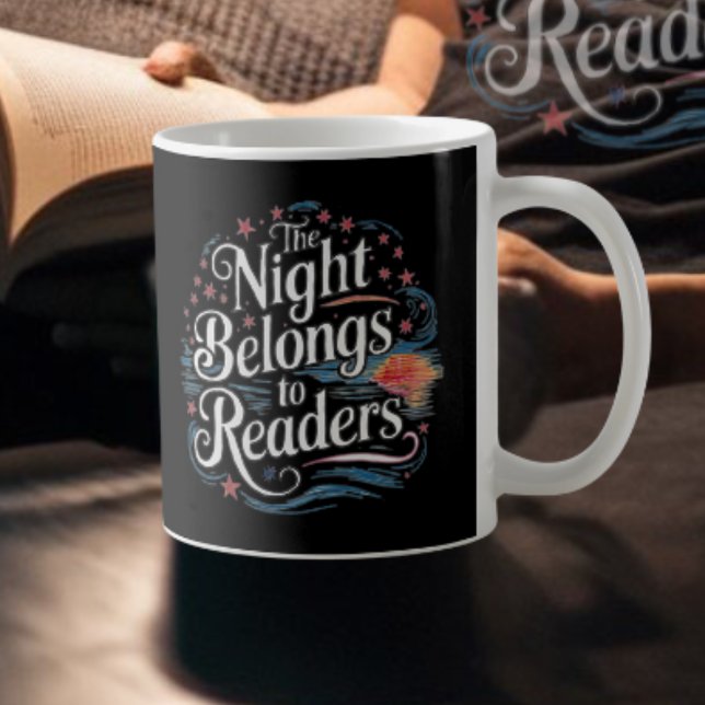 Caneca De Café A Noite pertence aos leitores, livro acadêmico esc (Criador carregado)