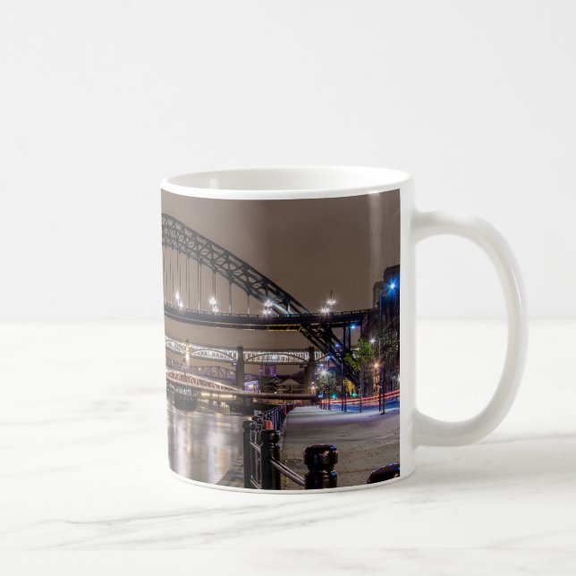 Caneca De Café A ponte Tyne à noite (Direita)