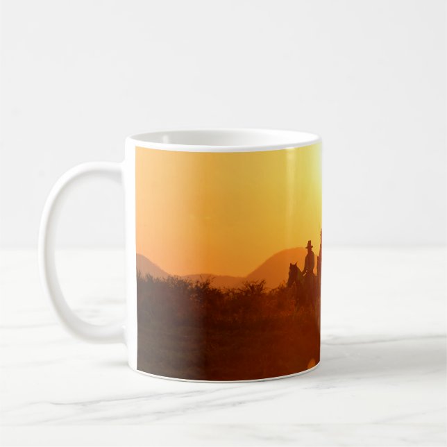Caneca De Café A silhueta do cavaleiro como roupa de vaqueiro w (Esquerda)