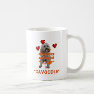 Caneca De Café a soletração alternativa do AMOR é CAVOODLE