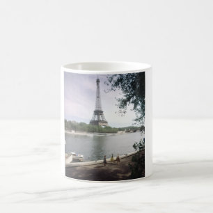 Caneca De Café A Torre Eiffel. Paris, cerca de 1960.