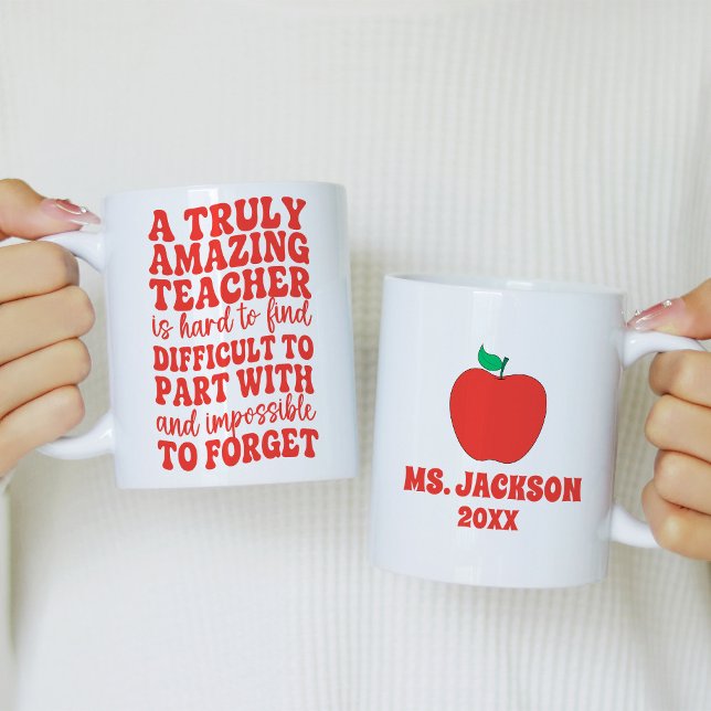 Caneca De Café A Truly Amazing Teacher is Hard to Find Apple (Criador carregado)