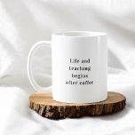 Caneca De Café A vida dos professores começa depois do café<br><div class="desc">**Apresentando nossa "Vida e Ensino Começa Depois do Café" Mug: Energize o Educador em Você** Energize sua jornada de ensino com um toque de inspiração! Nossa "Vida e Ensino Começa Depois do Café" Mug foi projetada para começar seu dia com entusiasmo e paixão. Apresentando a citação motivadora, "A vida e...</div>