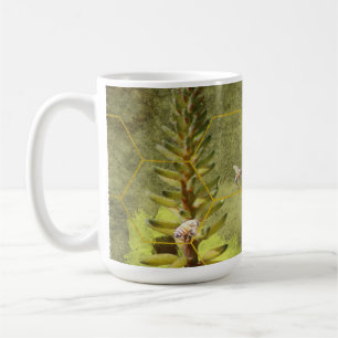 Caneca De Café Abejas en Planta de Yuca en Medios Mixtos