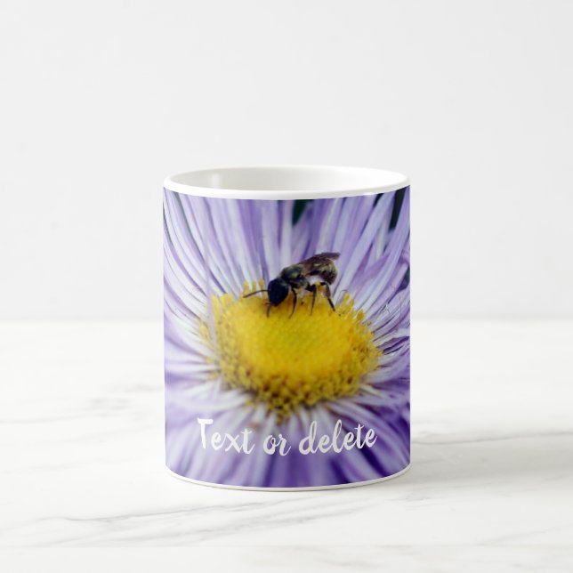 Caneca De Café Abelha Na Flor De Margarida Roxa Personalizada (Centro)