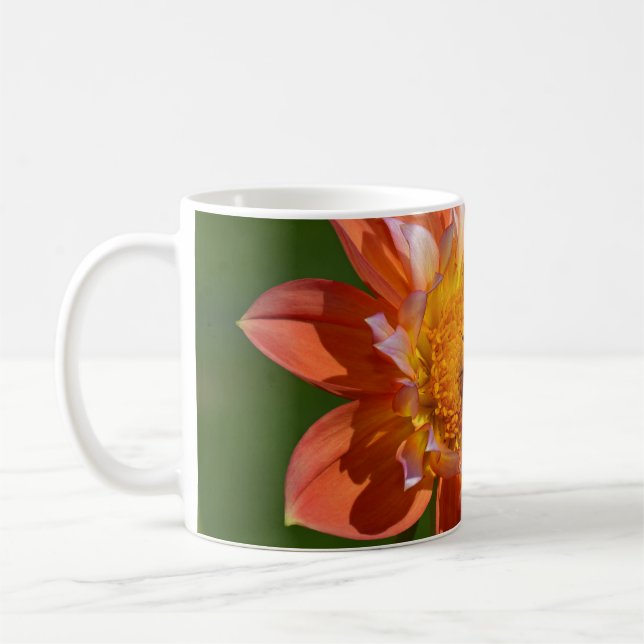 Caneca De Café Abelhas de mel na flor da dália laranja (Esquerda)