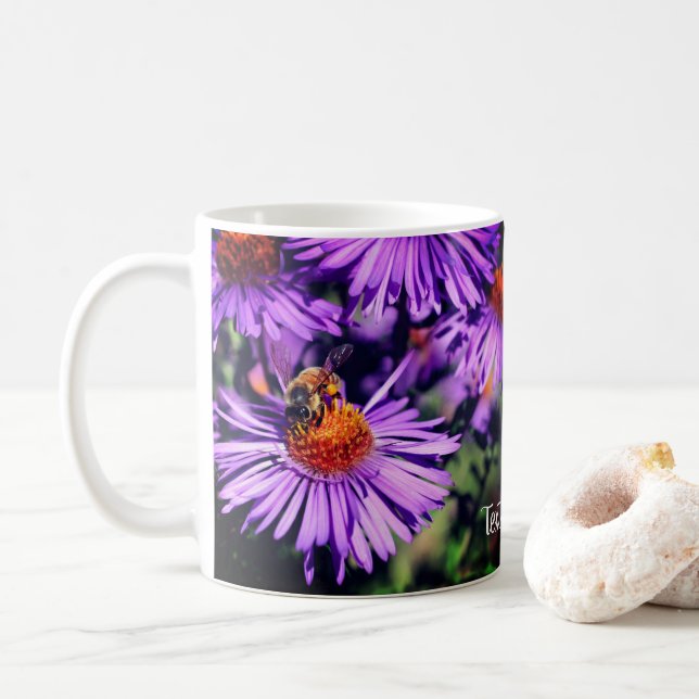 Caneca De Café Abelhas Na Flor Aster Roxo Personalizada (Com Donut)