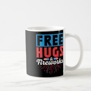 Caneca De Café Abraços Gratuitos E Fogos De Artifício 4 De Julho