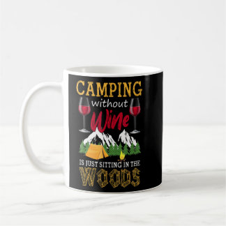 Caneca De Café Acampar Sem Vinho Está Sentado Na Floresta