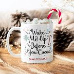 Caneca De Café Acordar-Me Antes Do Seu Nome Personalizado Cute De<br><div class="desc">Tome uma xícara quente de seu chocolate quente favorito nesta caneca fofa personalizada. Estas canecas incluem a frase engraçada "Acordar-me antes do cacau" e espaço para seu nome personalizado ou outro texto. A design inclui ainda uma cana-doce, um pequeno marshmallow, flocos de neve, estrelas e árvores pequenas. O trabalho de...</div>