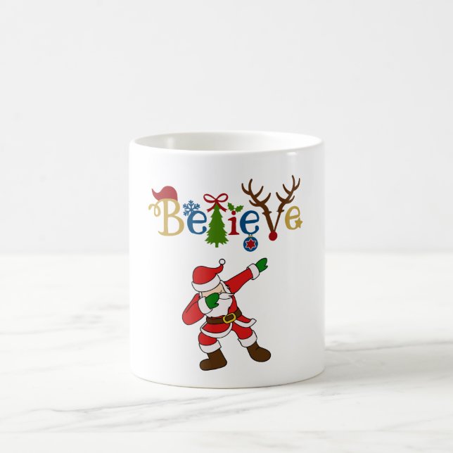 Caneca De Café Acredite, papai noel que golpeia uma pose (Centro)