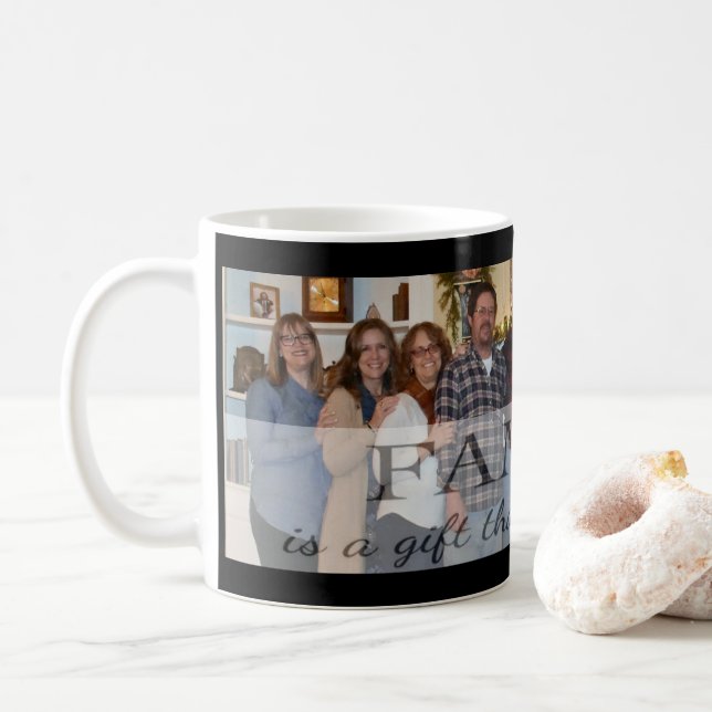 Caneca De Café Adicione sua foto de família para personalizar (Com Donut)
