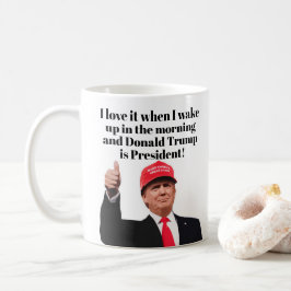 Caneca De Café Adoro quando Acordar Donald Trump é o Presidente