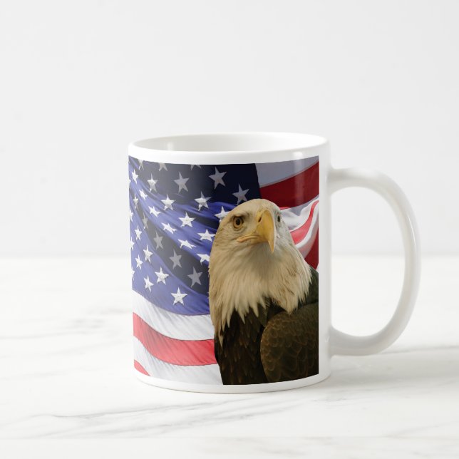 Caneca De Café Águia Bald Americana e Bandeira (Direita)