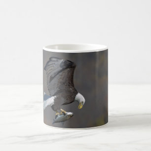 Caneca De Café Águia Balda com um peixe
