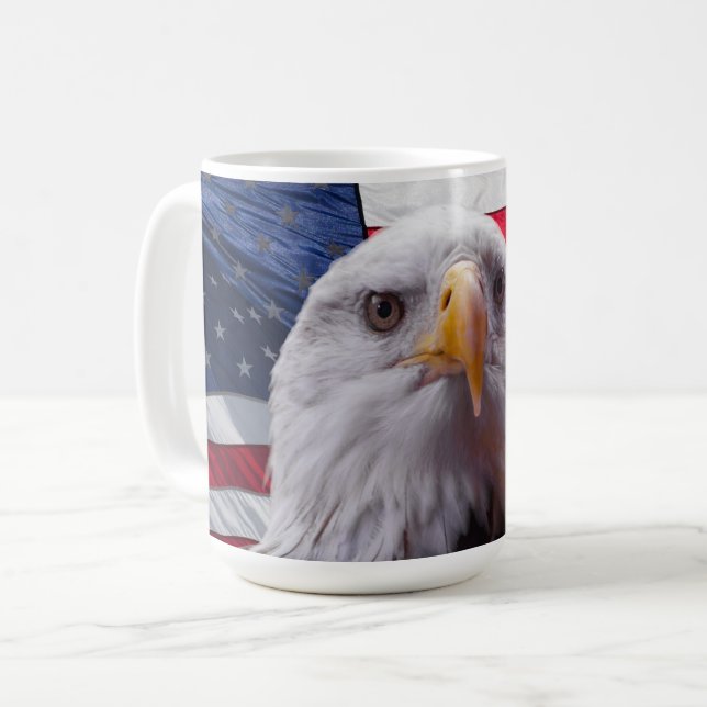 Caneca De Café águia-careca americana e bandeira (Frente Esquerda)