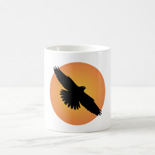 Caneca De Café Águia do vôo na parte dianteira do sol